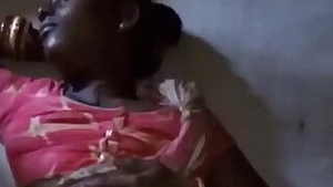 Adivasi lady getting her pussy exposed by lifting saree