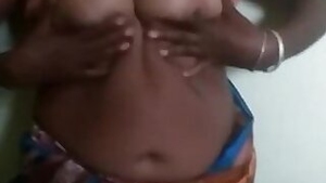 XXX affair of Indian aunty on amateur camera where she flaunts boobs