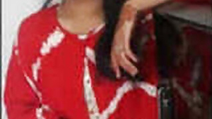 Indian Girl gives Blowjob