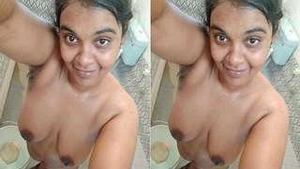 Girlfriend poses naked for boyfriend in intimate video