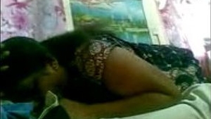 Mallu bhabhi Omana gives a blowjob in this video
