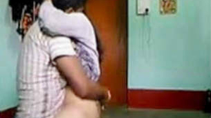 Lustful Indian couple makes passionate love on the floor