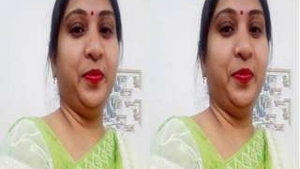 Famous Desi bhabhi in an exclusive doogy-style fucking