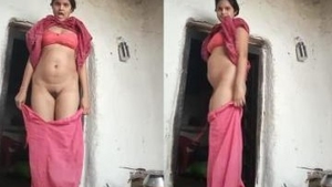Village girl flaunts her intimate parts