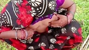 Desi aunty fucking in junjle