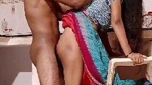 Lucknow couple kitchen sex