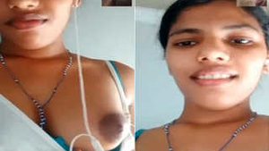 Indian girl flaunts her breasts on Facebook in exclusive video