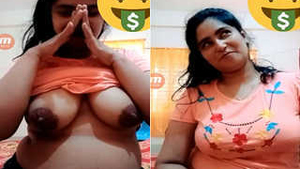 Amateur Indian girl shows off her boobs on Facebook