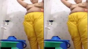 Indian girl with big boobs gets naughty in exclusive video