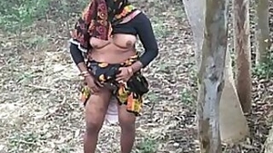 Village aunty sex Indian MILF slut playing around with her cunt in the forest