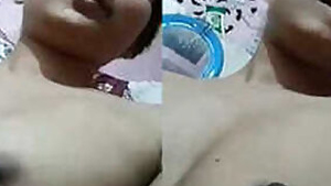 Desi sets the phone camera on to film her sex body for XXX fan