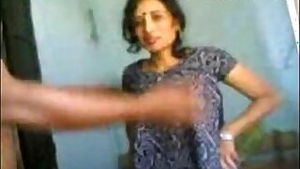 Desi And Horny Bhabhi Ki Chudai Video