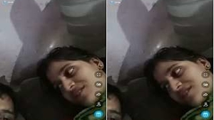 Blowjob and sex with amateur desi bhabhi on Tango show