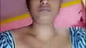 Big Ass Unsatisfied Boudi Showing And Fingering